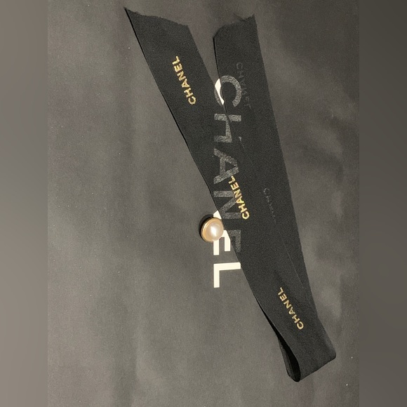 Chanel 2022 Christmas packaging ribbon and pearl - Picture 7 of 9